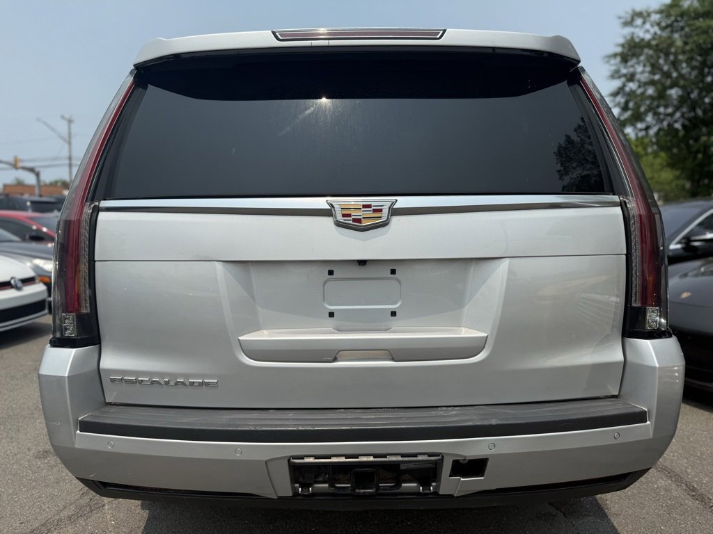 Used 2016 Cadillac Escalade Luxury image 7