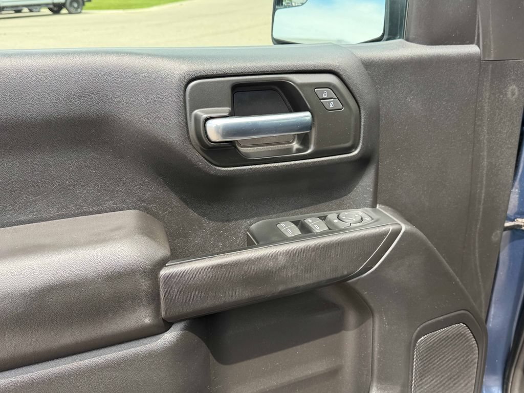 Used 2023 Chevrolet Silverado 1500 Custom AWD/4WD image 25
