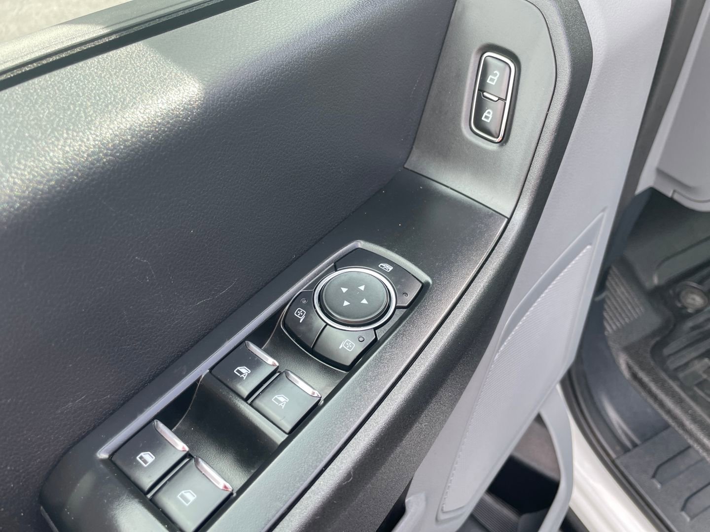 Used 2024 Ford F250 XL w/ XL Chrome Package image 12