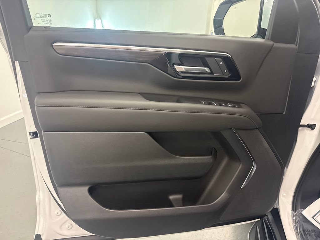 New 2026 Chevrolet Tahoe LS AWD/4WD image 11
