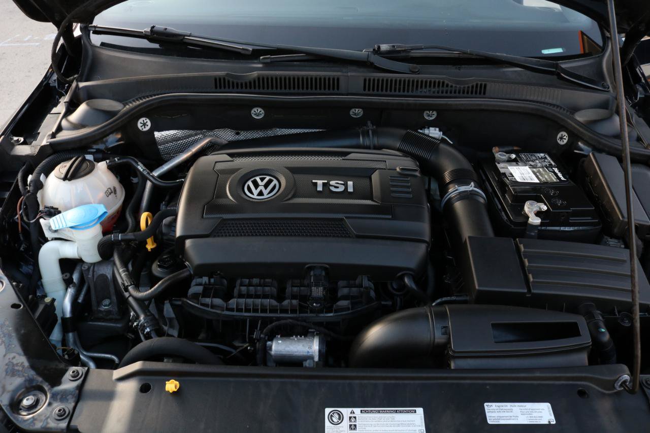 Used 2017 Volkswagen Jetta GLI FWD image 40