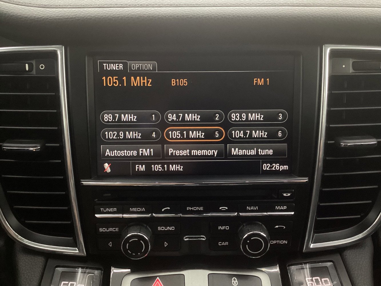 Used 2013 Porsche Panamera S image 33