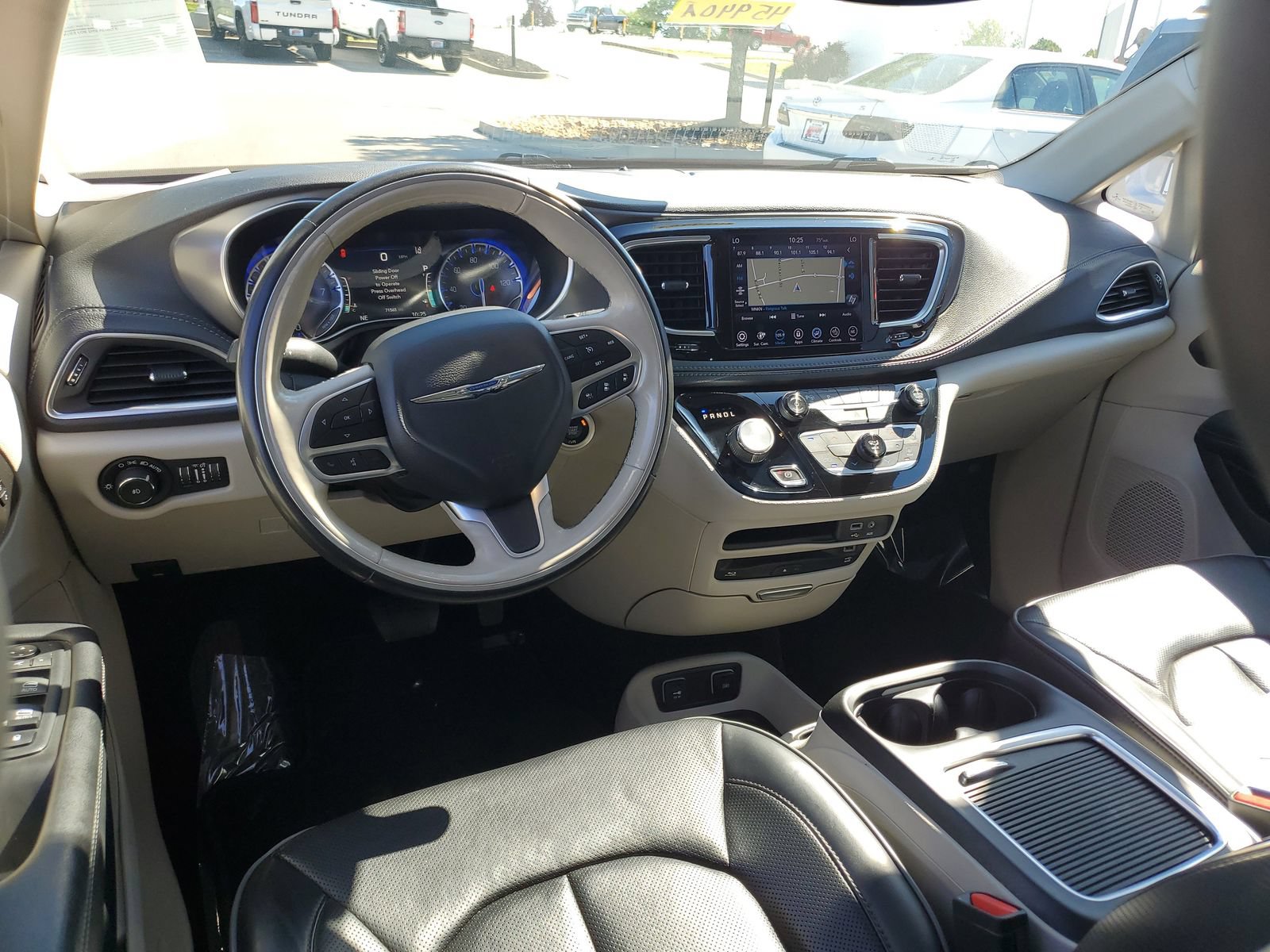 Used 2019 Chrysler Pacifica Limited FWD image 10