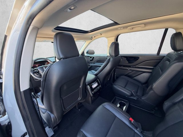 Used 2021 Lincoln Aviator Reserve RWD image 18