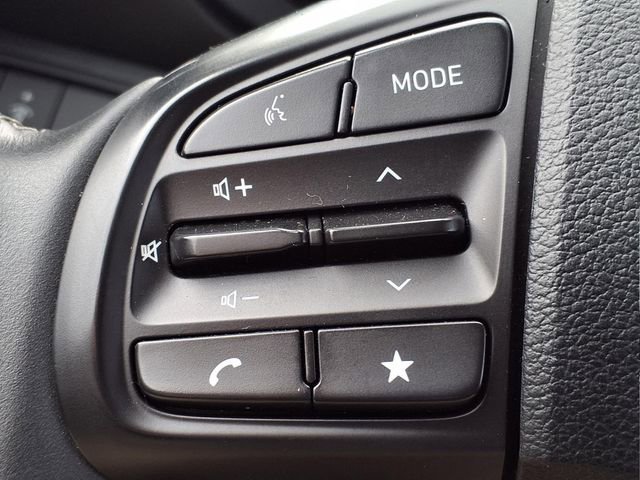 Used 2025 Hyundai Venue SEL image 24