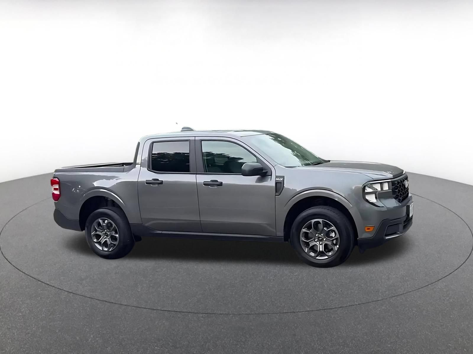 Used 2026 Ford Maverick XLT FWD image 2