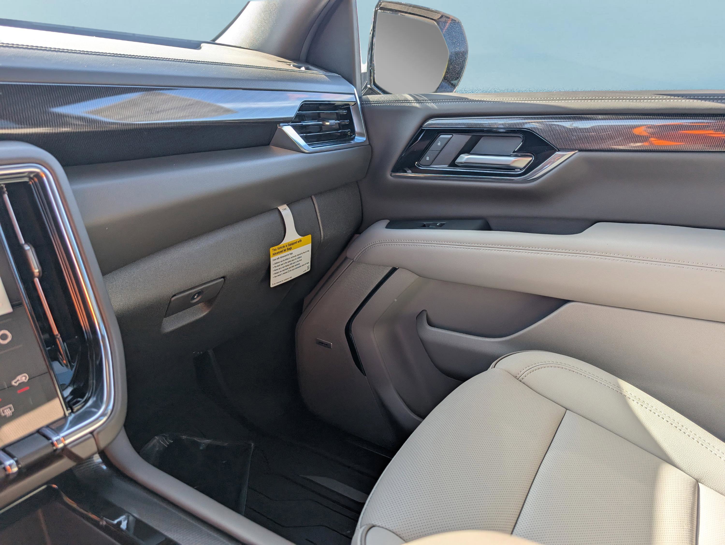 New 2026 GMC Yukon XL Elevation image 28