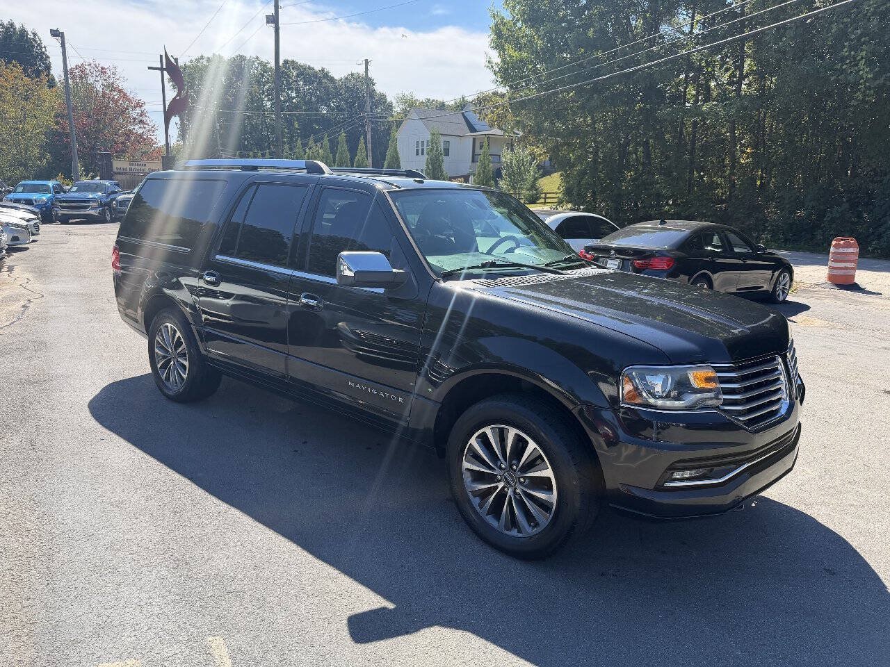 Used 2015 Lincoln Navigator L 2WD image 3