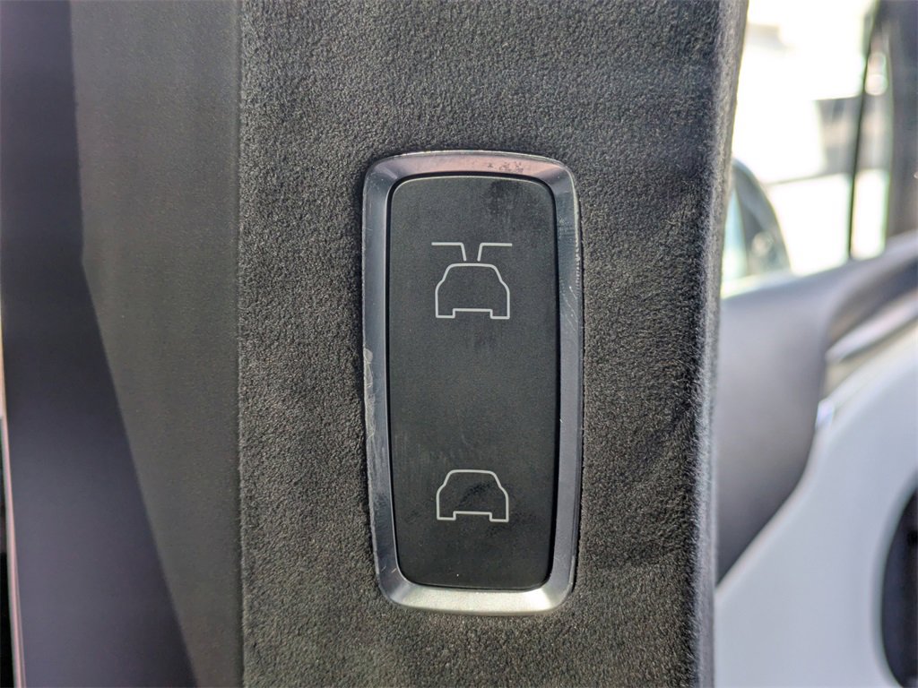 Used 2022 Tesla Model X Plaid image 22