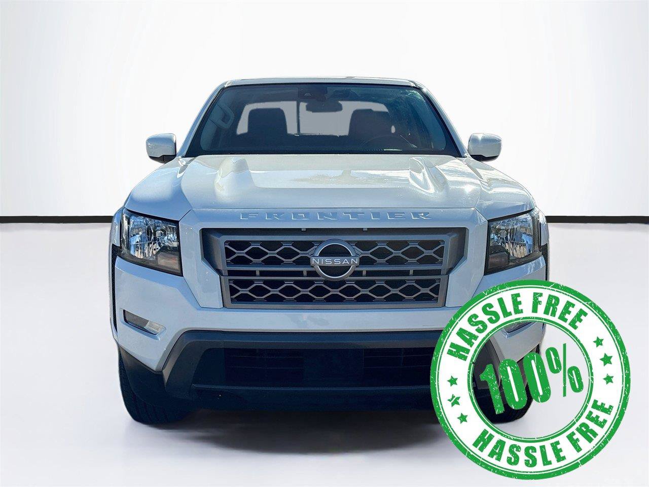 Used 2024 Nissan Frontier SV RWD image 2