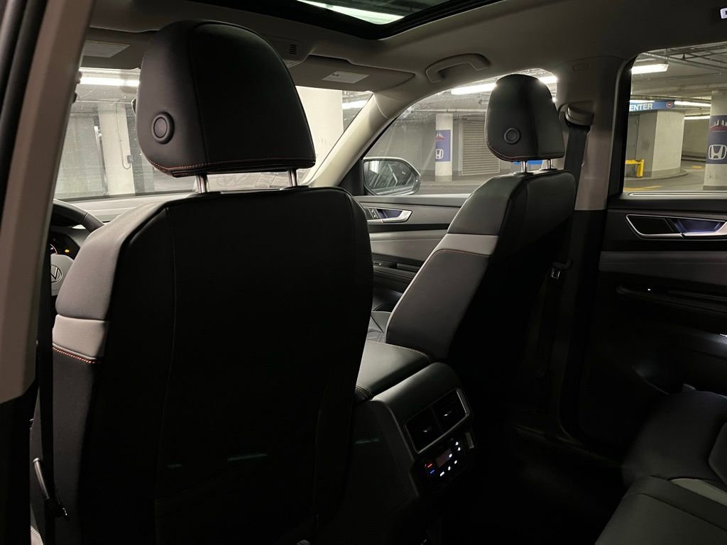 New 2026 Volkswagen Atlas Peak Edition image 24