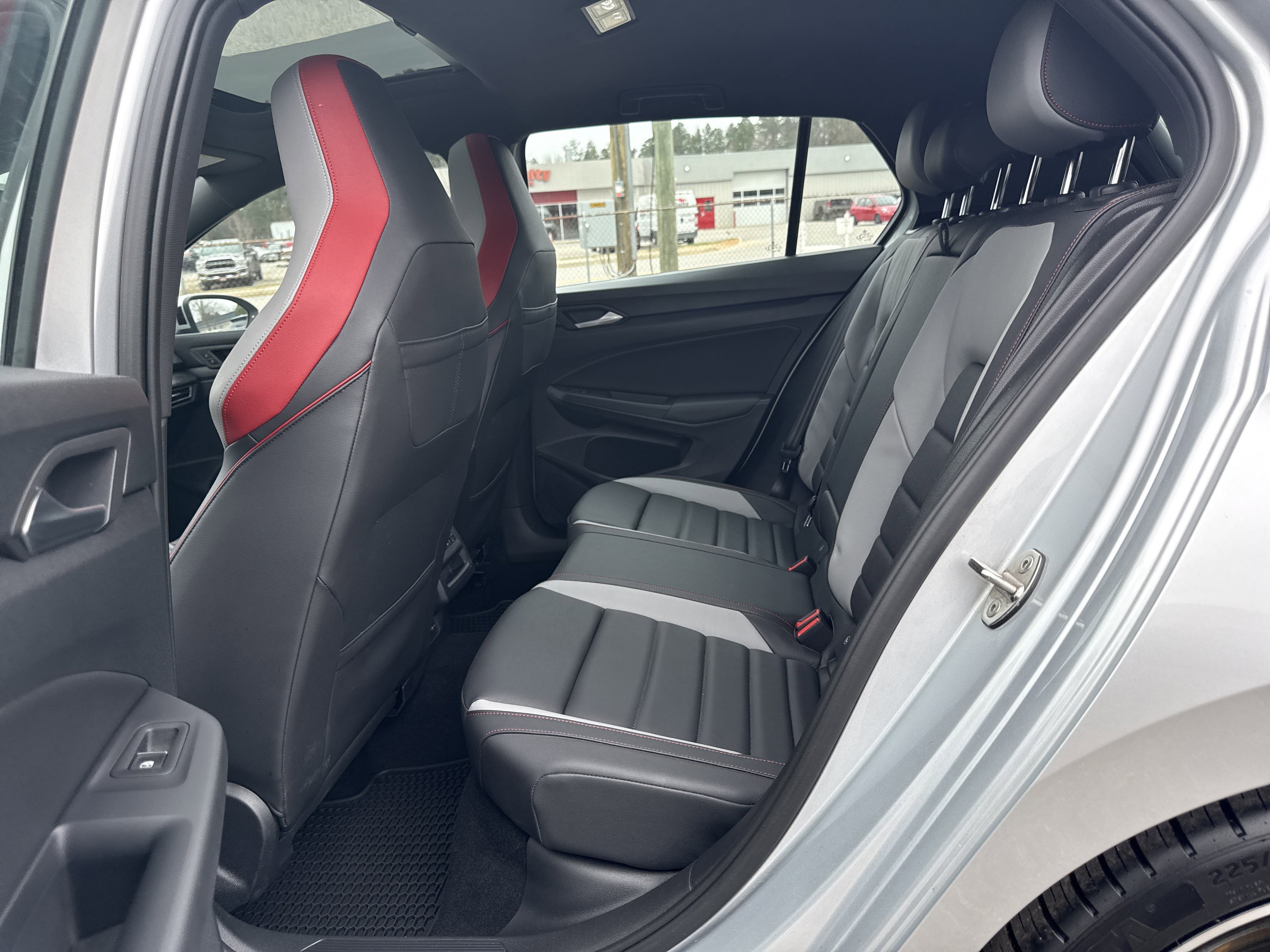 Used 2022 Volkswagen GTI SE image 20