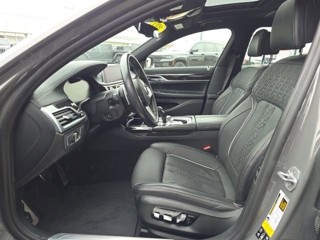 Used 2021 BMW 750i xDrive w/ M Sport Package image 7