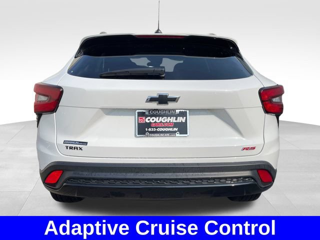 Used 2024 Chevrolet Trax RS w/ Sunroof Package FWD image 4