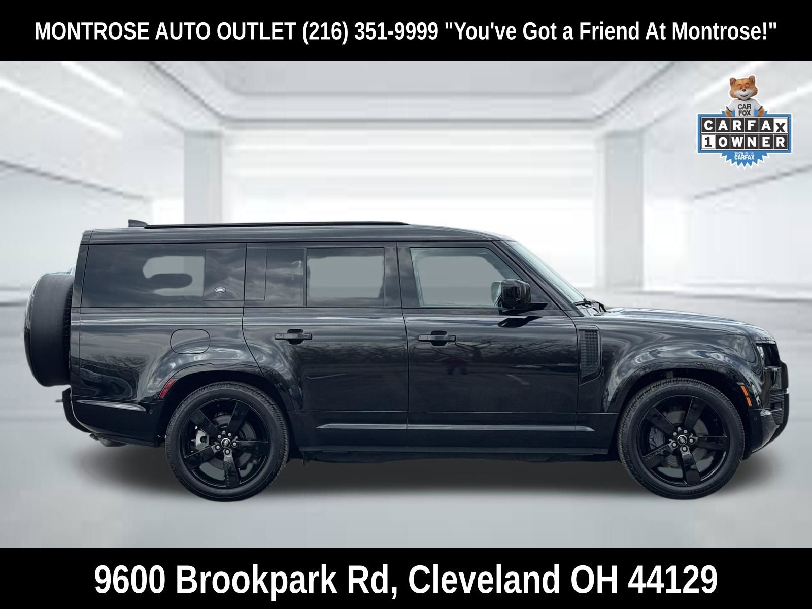 Used 2023 Land Rover Defender 130 X-Dynamic SE AWD/4WD image 3