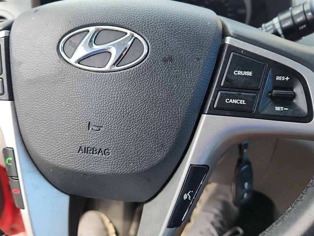 Used 2014 Hyundai Accent SE FWD image 14
