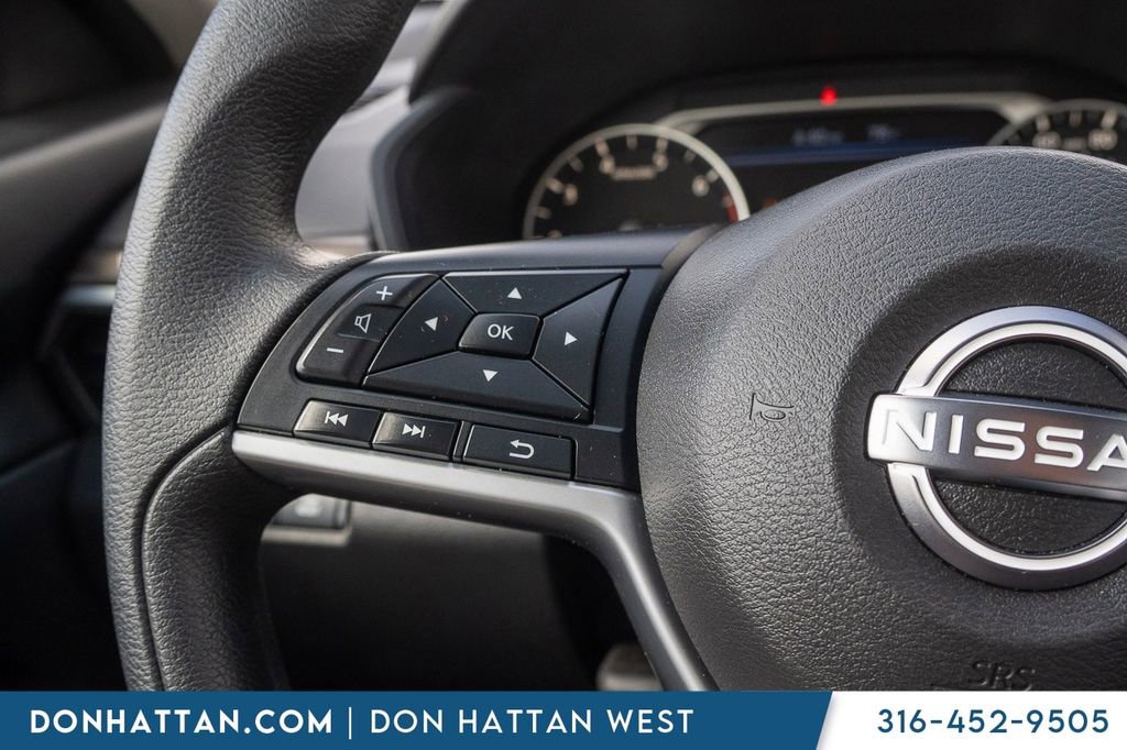 Used 2025 Nissan Altima 2.5 SV AWD/4WD image 12