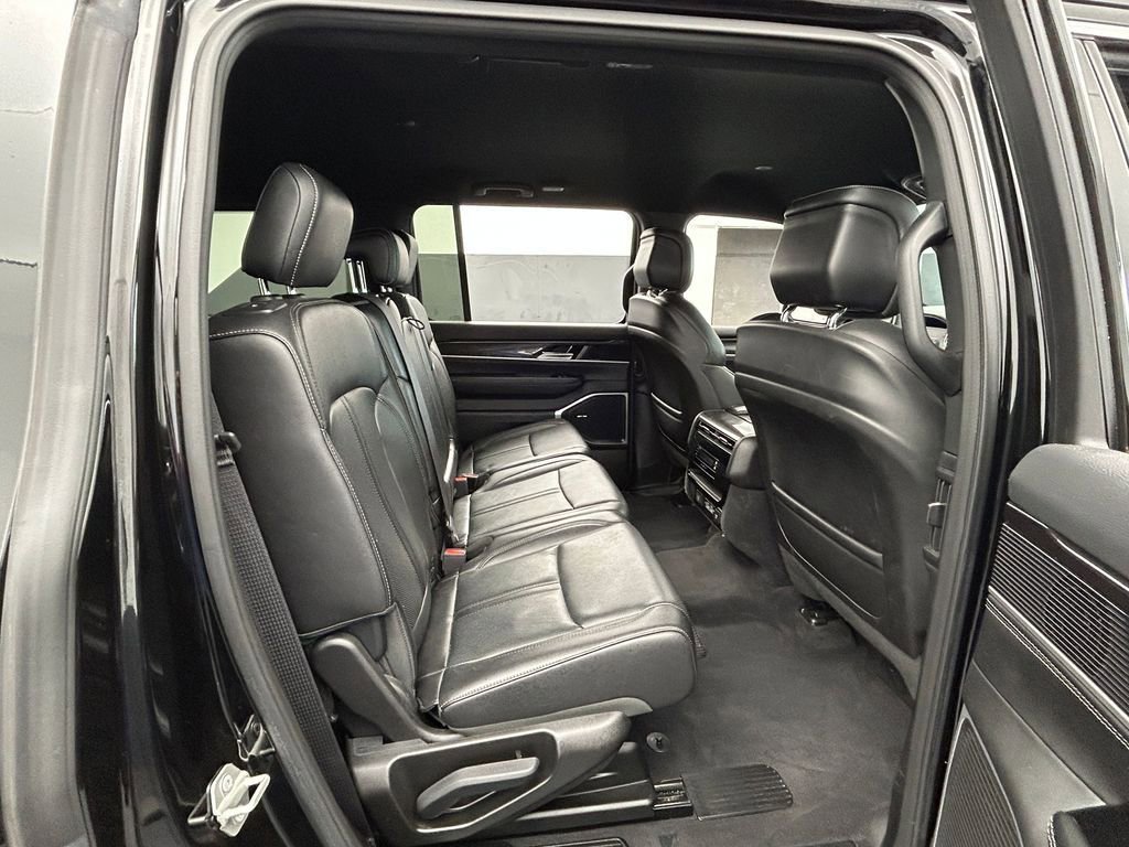 Used 2023 Jeep Wagoneer 4WD image 47