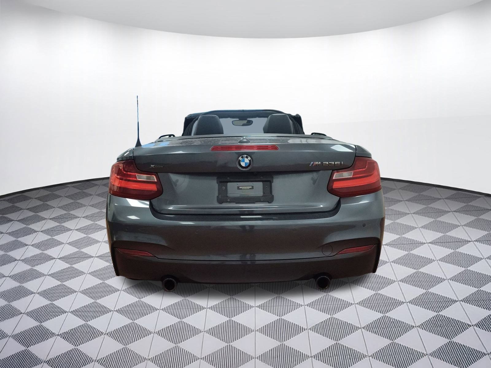 Used 2016 BMW M235i xDrive Convertible image 9