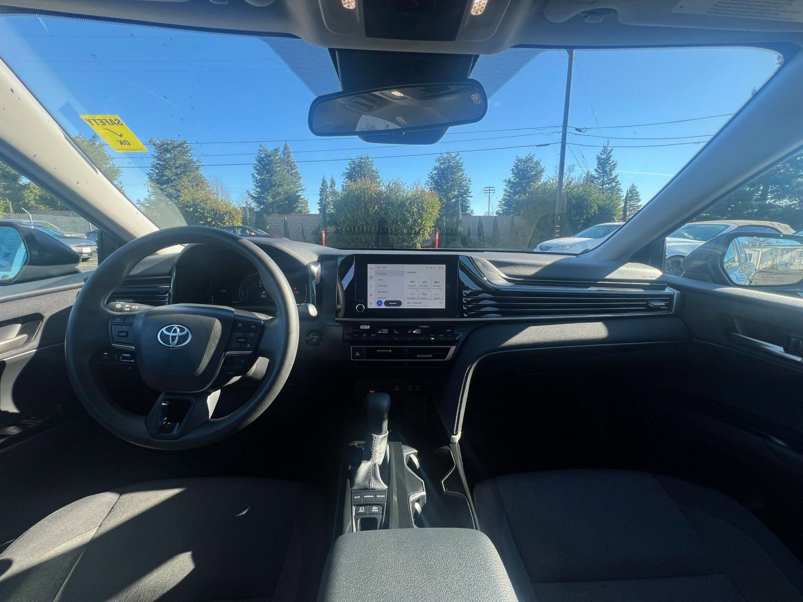 Used 2025 Toyota Camry LE image 33