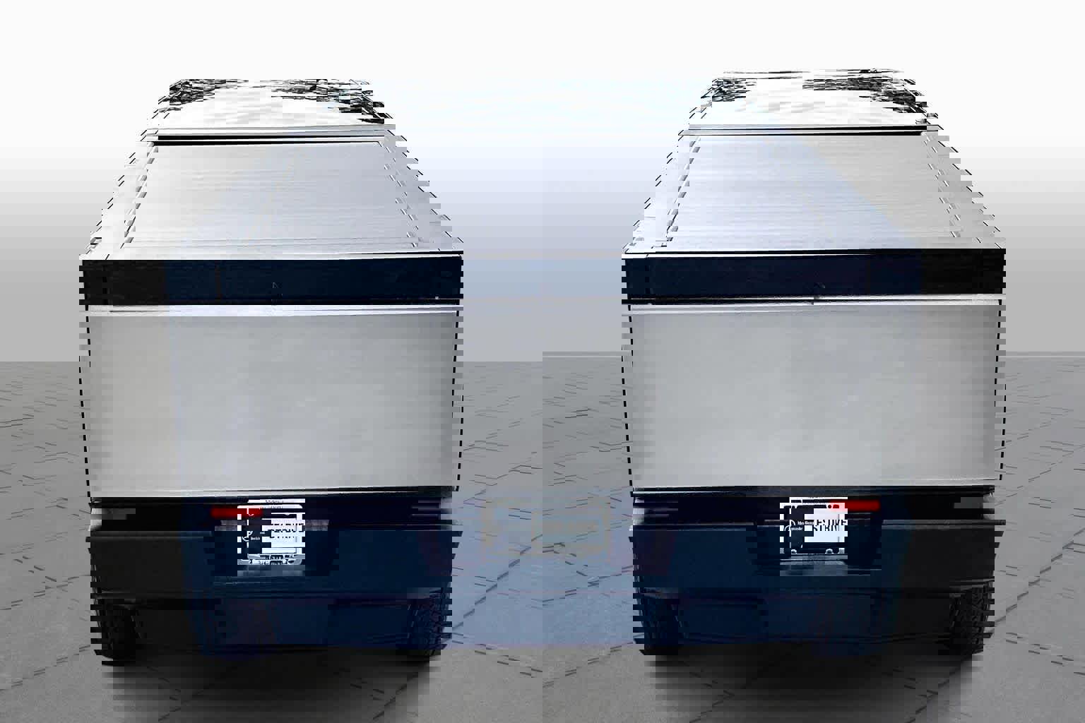 Used 2025 Tesla Cybertruck AWD Crew Cab image 4