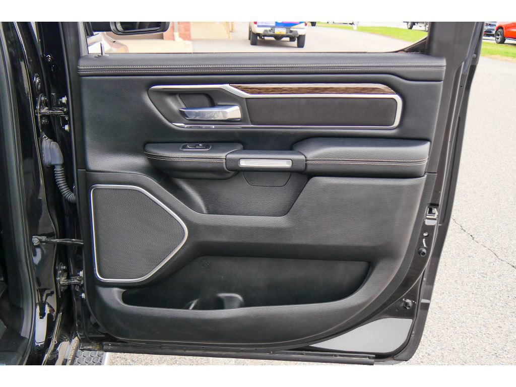 Used 2019 RAM 1500 Laramie AWD/4WD image 21