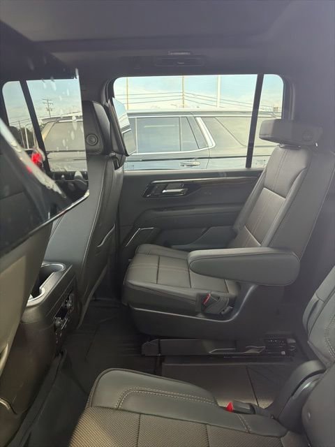 New 2026 Chevrolet Suburban High Country image 8