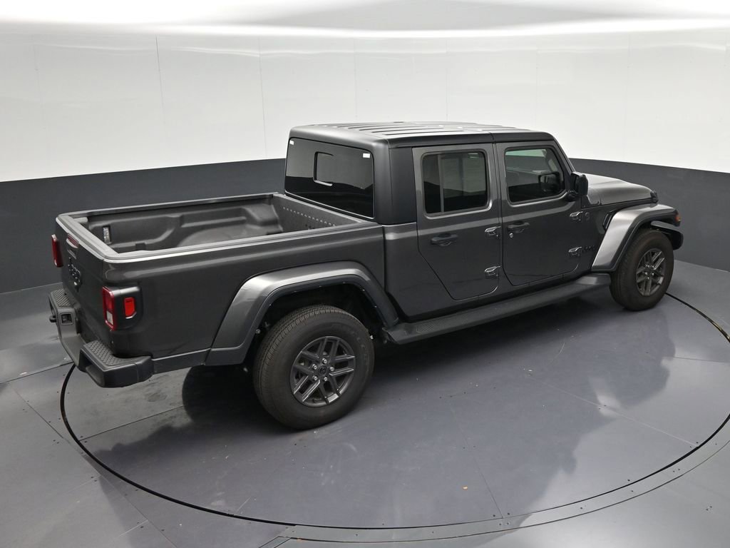 Used 2025 Jeep Gladiator Sport AWD/4WD image 18