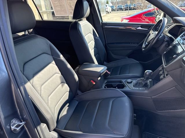 Used 2021 Volkswagen Tiguan SEL Premium R-Line image 14