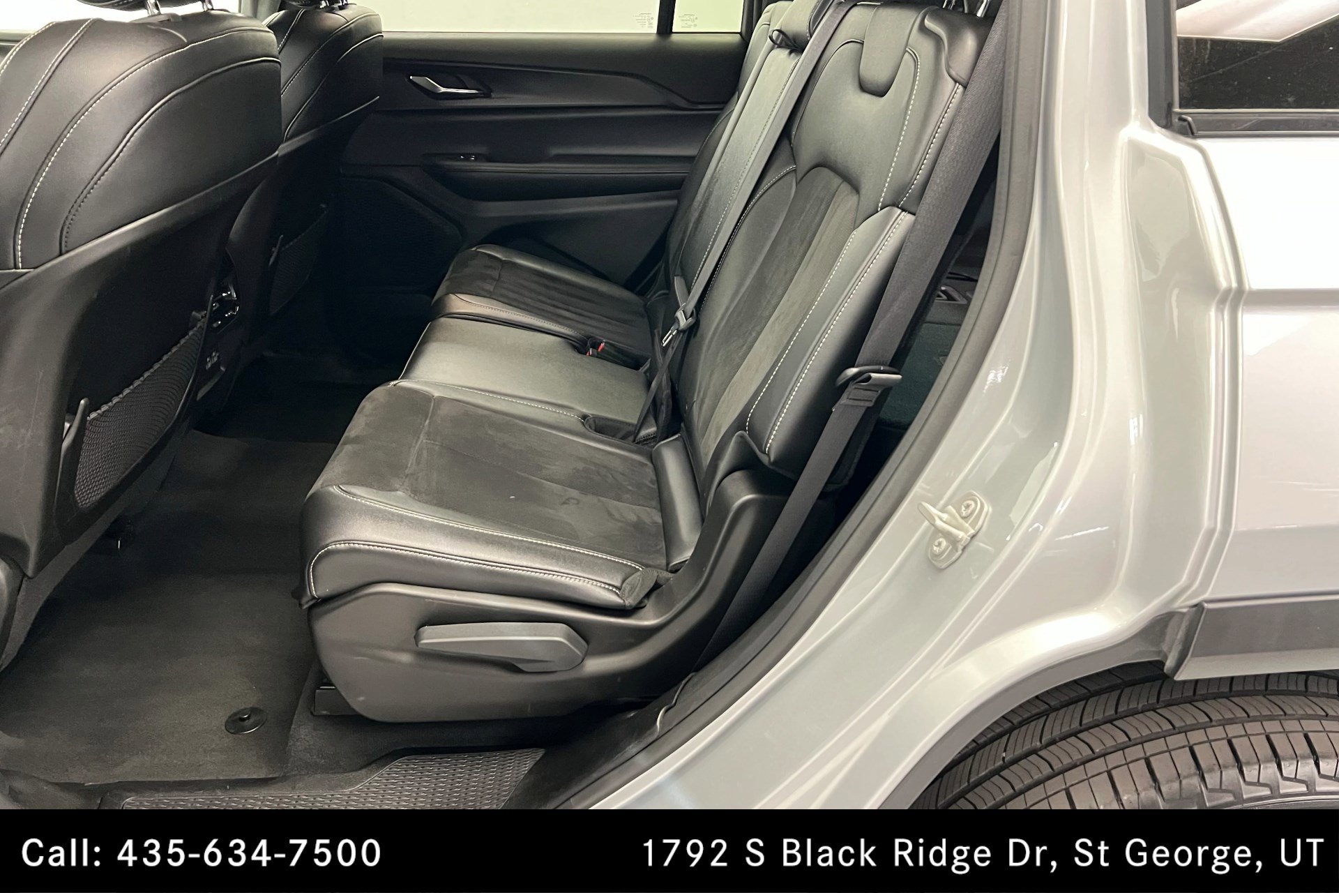 Used 2024 Jeep Grand Cherokee L Laredo image 21