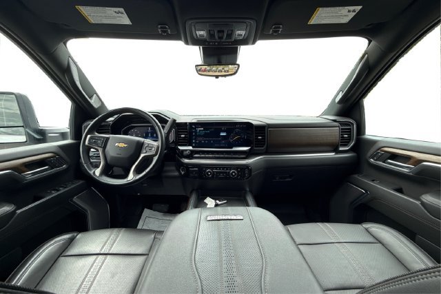 Used 2024 Chevrolet Silverado 3500 High Country w/ High Country Premium Package AWD/4WD image 22