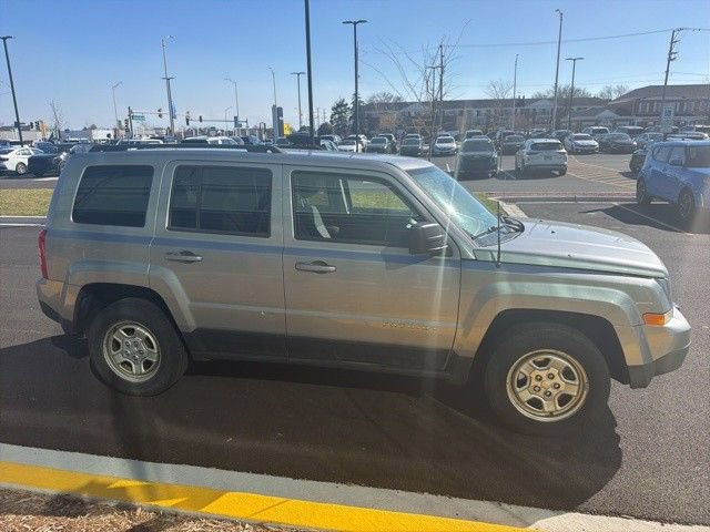 Used 2015 Jeep Patriot Sport w/ Power Value Group AWD/4WD image 18