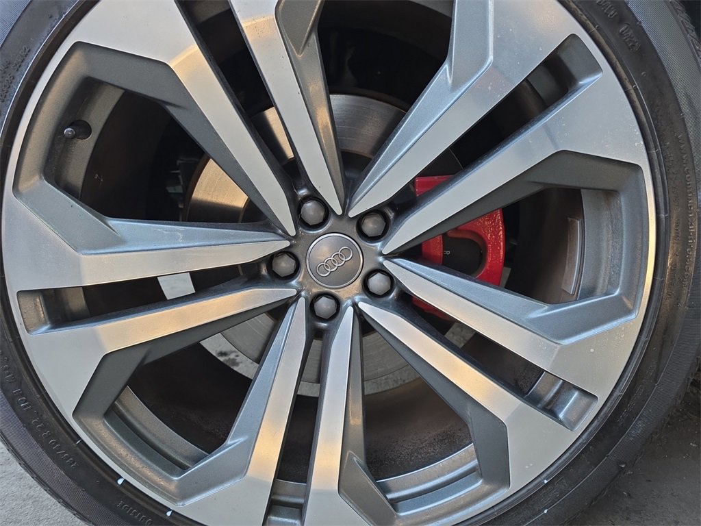 Used 2019 Audi Q8 Premium Plus image 17