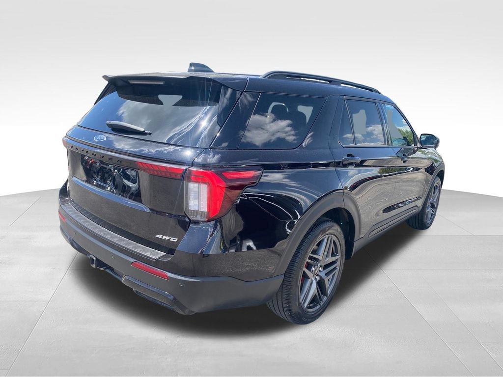 Used 2025 Ford Explorer ST-Line w/ ST-Line Street Pack AWD/4WD image 12