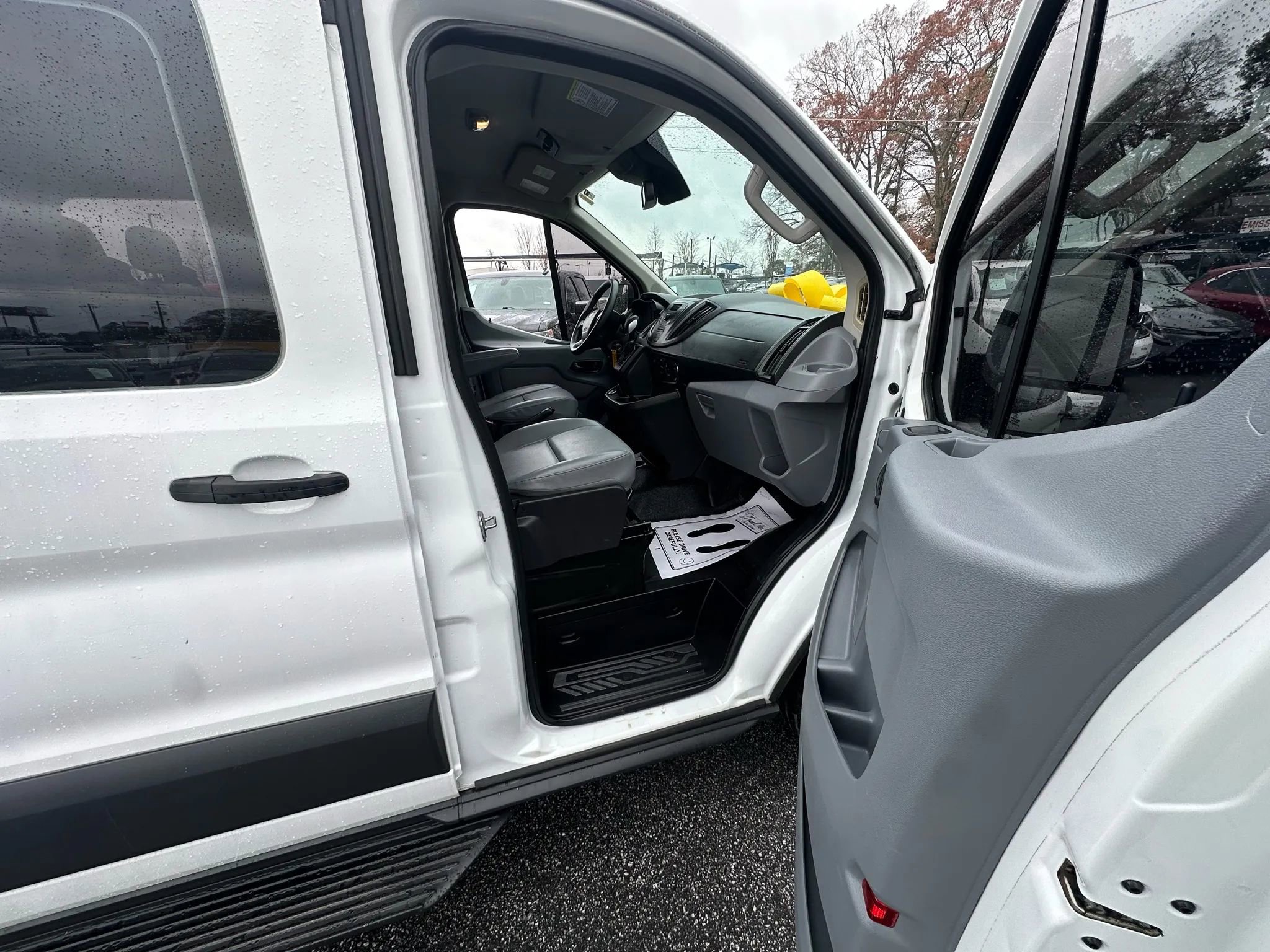 Used 2017 Ford Transit 350 XL image 15