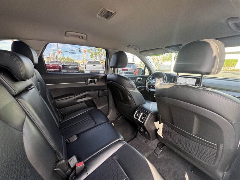 Used 2023 Kia Sorento S FWD image 38