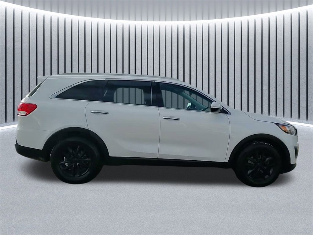 Used 2017 Kia Sorento LX w/ LX V6 Convenience Package image 5
