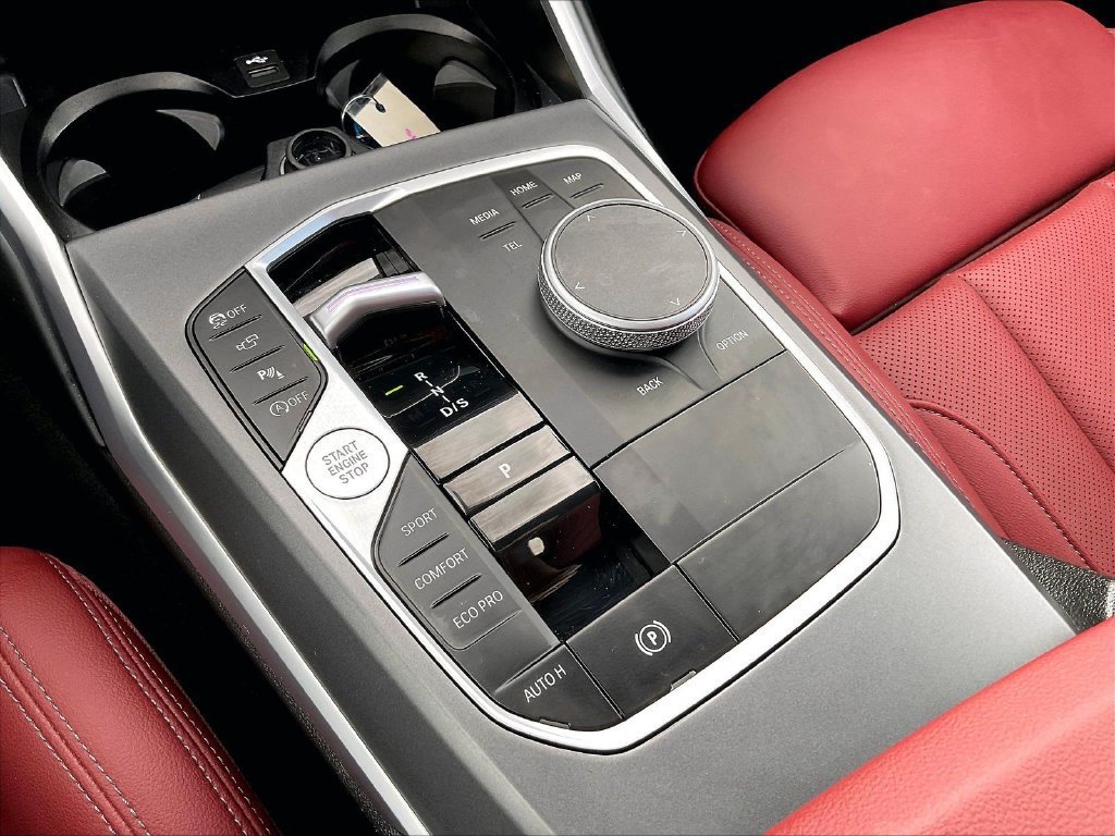 Used 2025 BMW 230i Coupe w/ Convenience Package RWD image 33