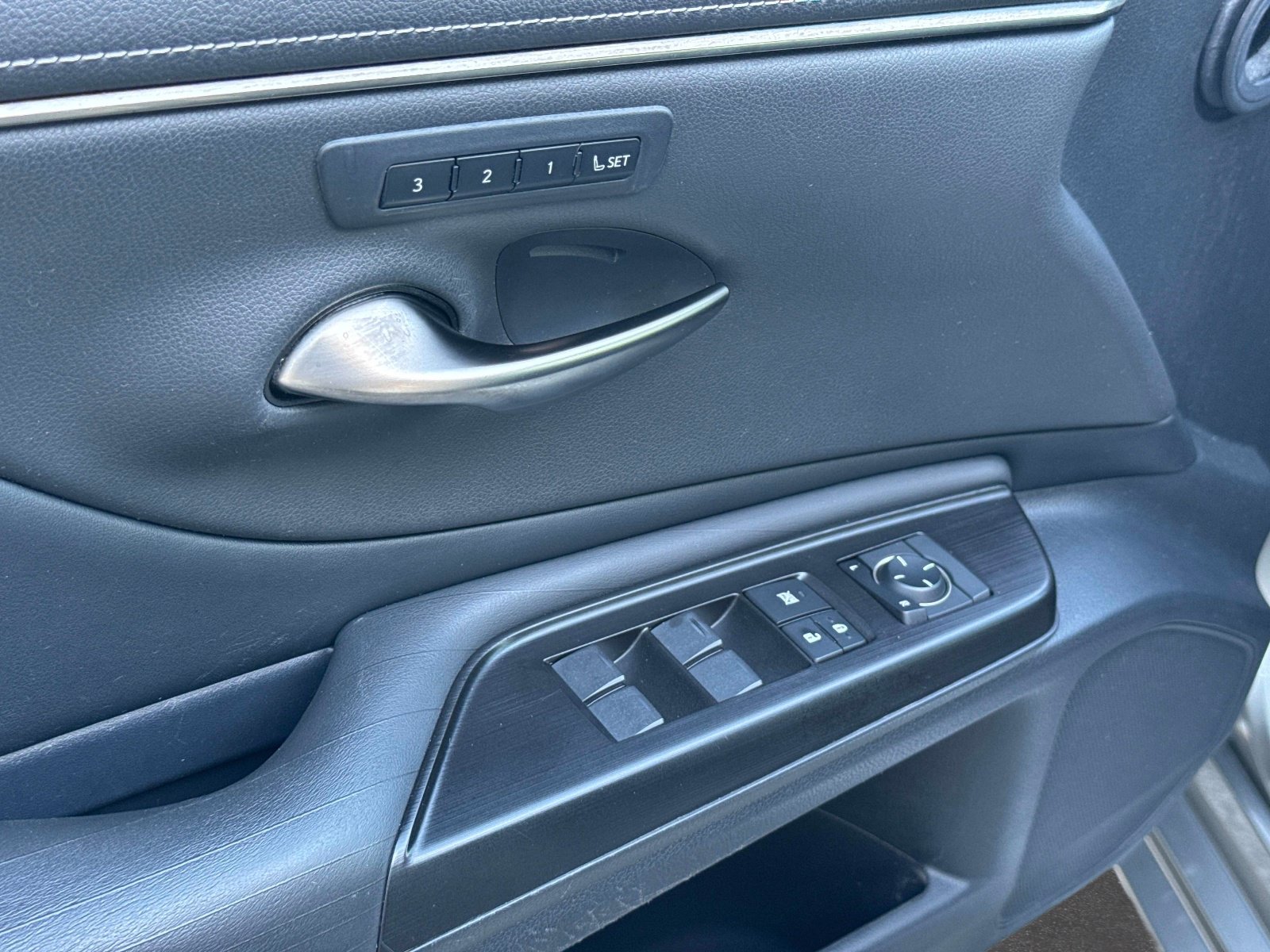 Used 2019 Lexus ES 350 w/ Accessory Package 2 FWD image 19
