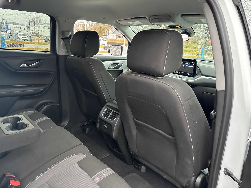 Used 2025 Chevrolet Blazer LT image 28