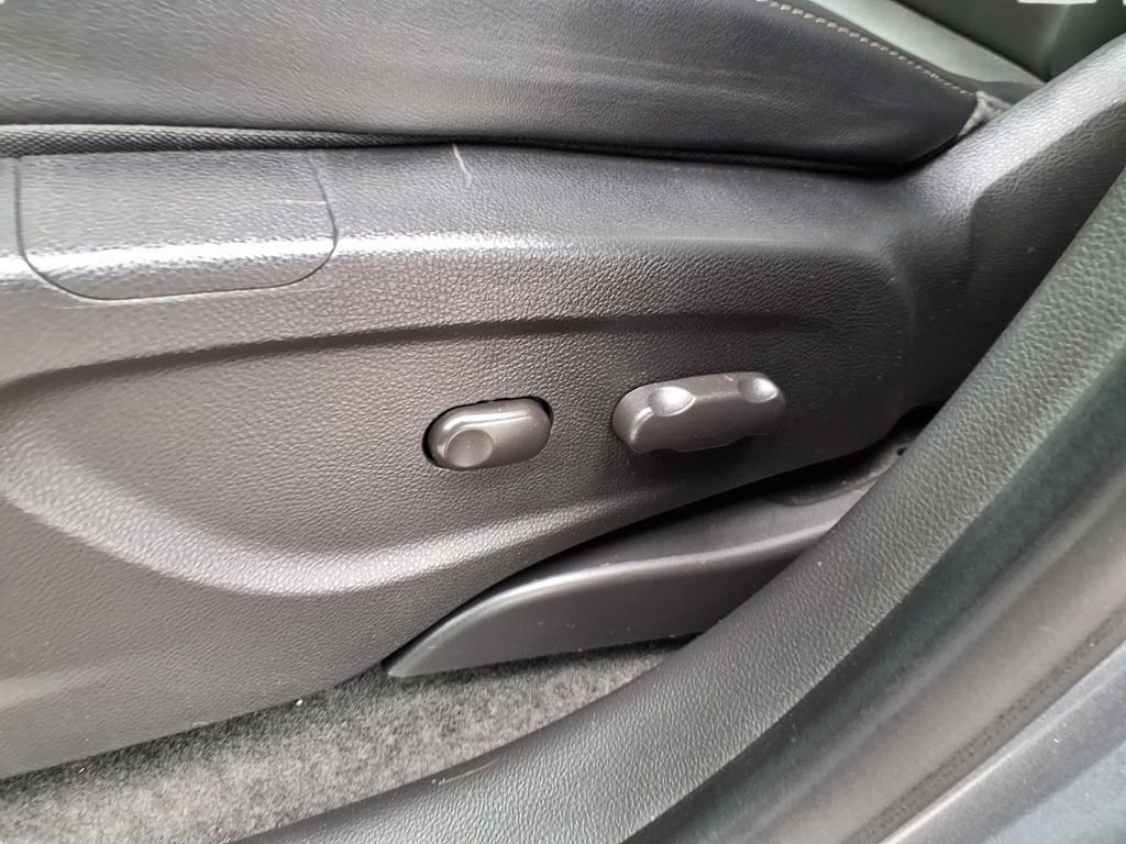 Used 2014 Buick Encore FWD image 25