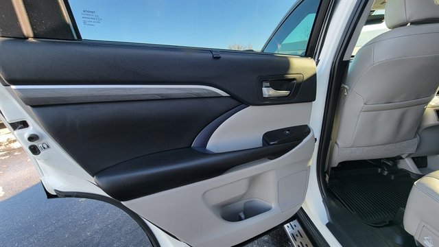 Used 2019 Toyota Highlander Limited AWD image 61