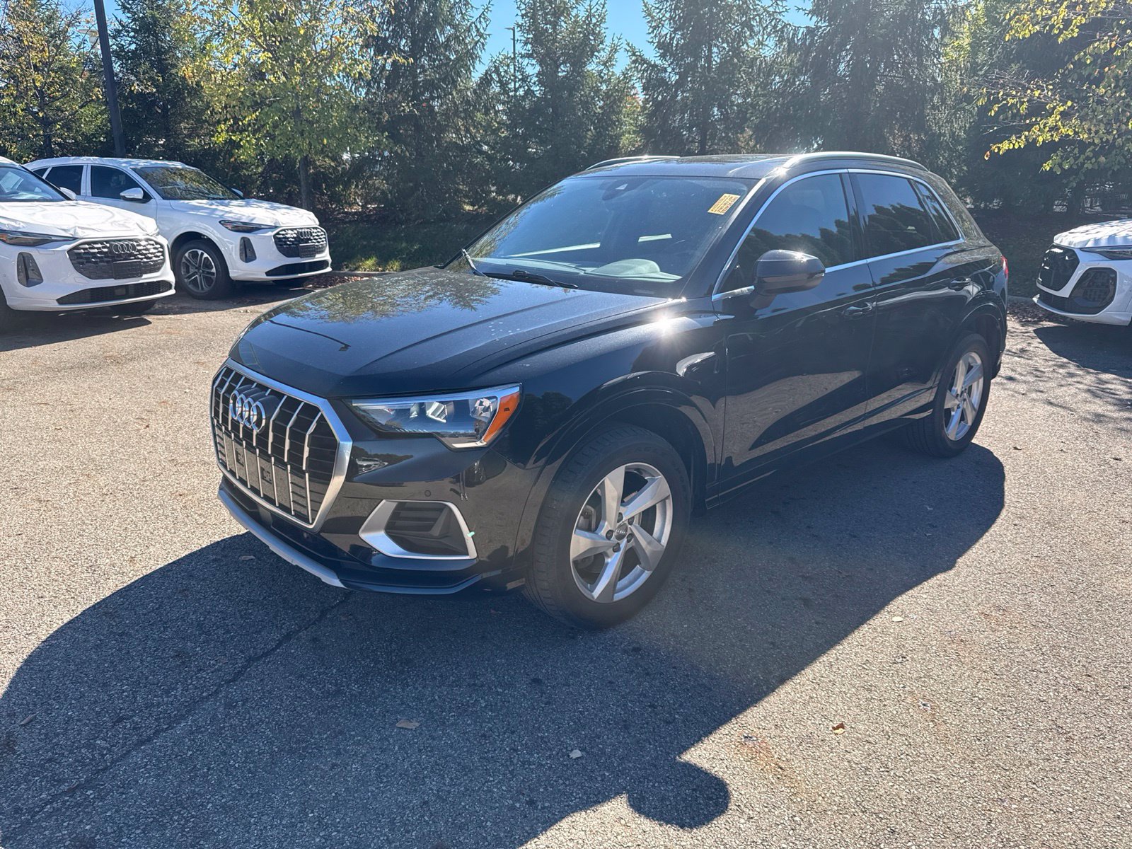 Used 2019 Audi Q3 2.0T Premium w/ Convenience Package AWD/4WD image 1