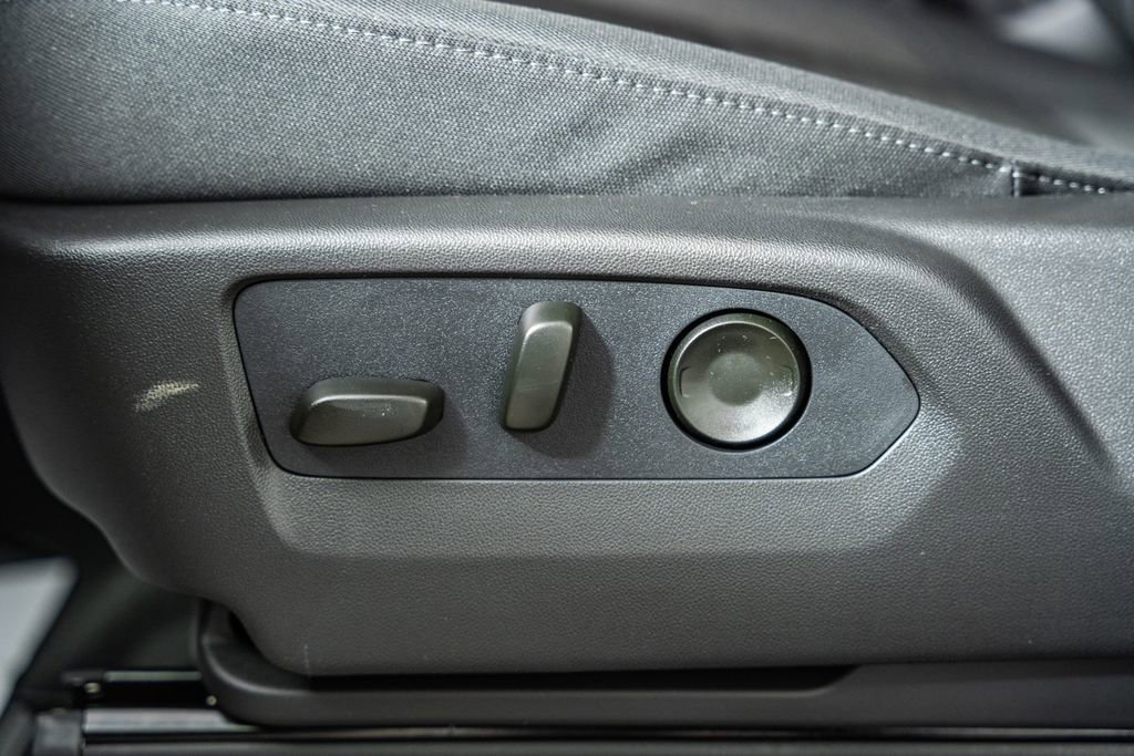 New 2026 Chevrolet Silverado 1500 Custom w/ Turbomax Blackout Package AWD/4WD image 38