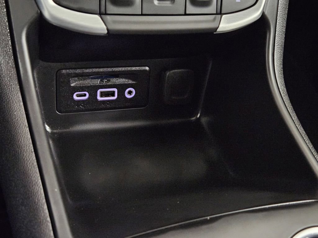 Used 2024 GMC Terrain SLT w/ Elevation Edition image 14