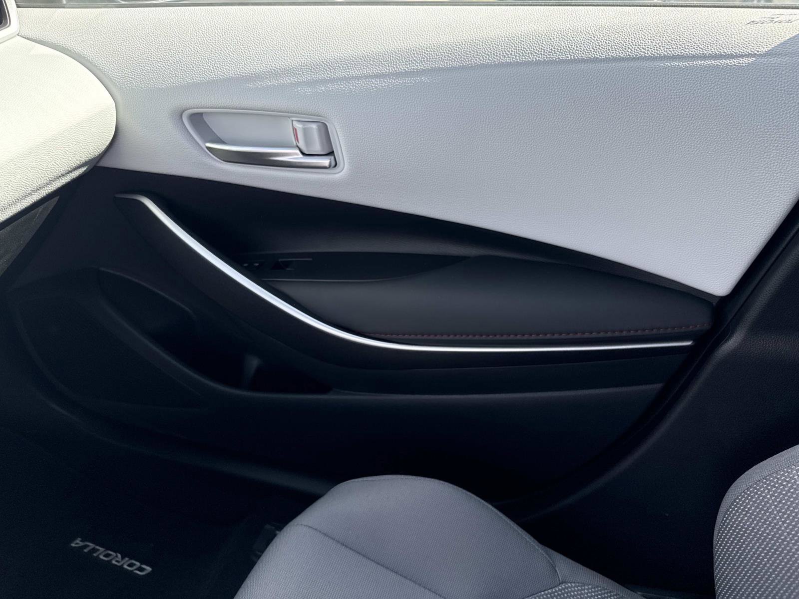 Used 2025 Toyota Corolla SE image 19