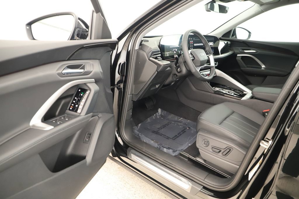 New 2025 Audi Q5 Premium image 14