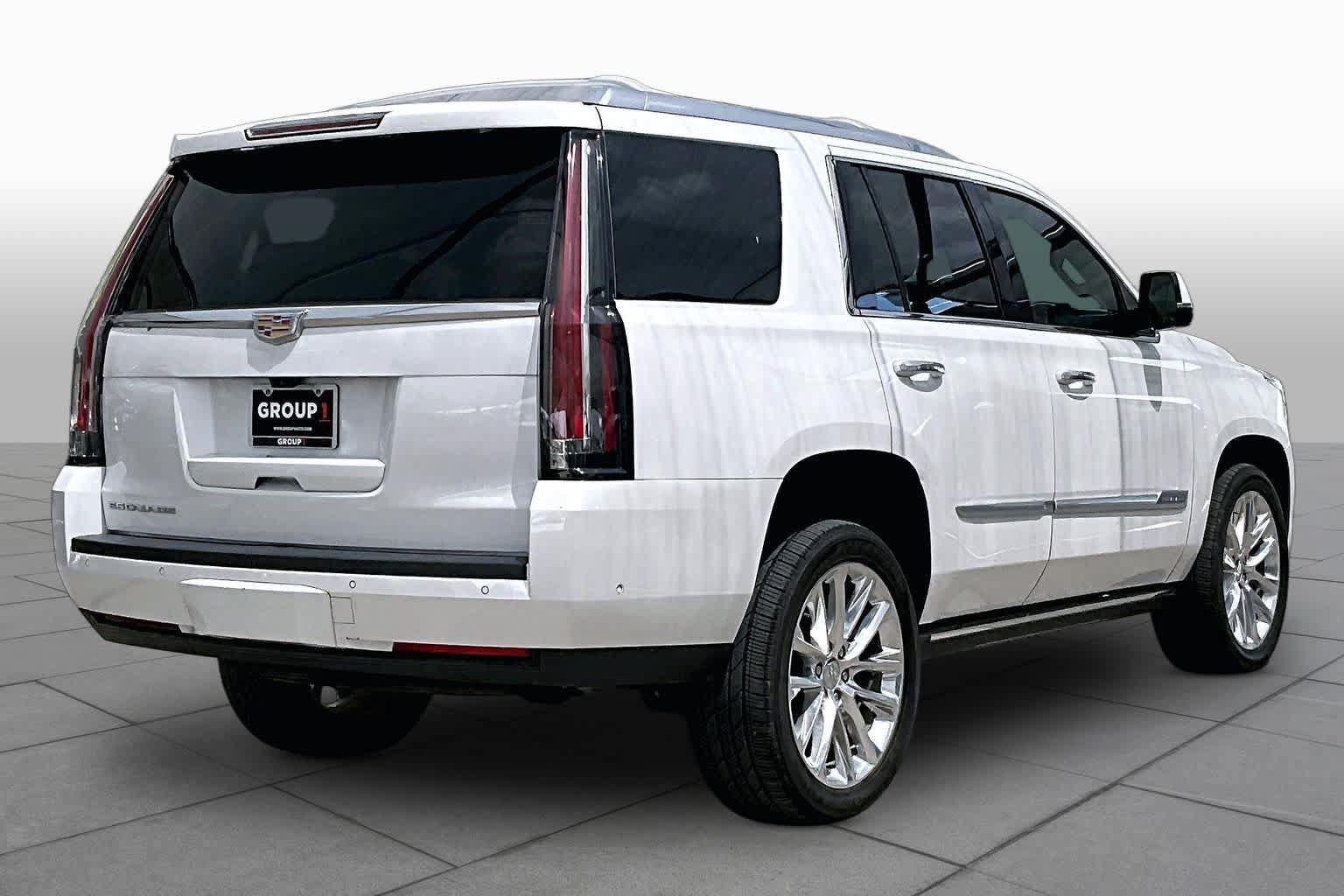 Used 2020 Cadillac Escalade Premium Luxury RWD image 13