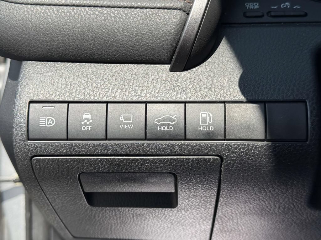 Used 2019 Toyota Camry FWD image 22