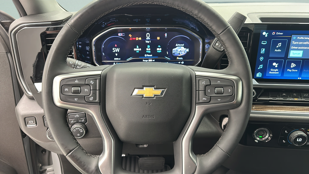 Used 2024 Chevrolet Silverado 1500 LT AWD/4WD image 16